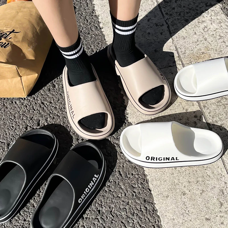 Water Shoes - รองเท้าแตะคู่รักลายพิมพ์ตัวอักษรสีพื้นสำหรับฤดูร้อน ผู้ชาย ผู้หญิง พื้นหนานุ่ม กันลื่น ใส่ในบ้าน